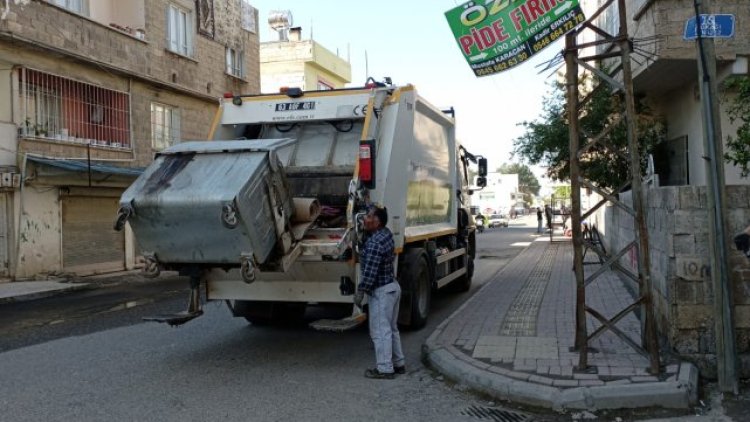 Birecik Belediyesi Temizlik Ekipleri Çevre Temizliğine Odaklandı