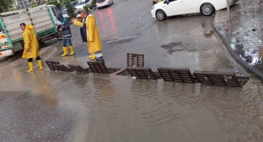 Birecik'te Sağanak Yağışla Mücadele: Ekipler Sahada