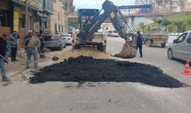 Birecik'te Yol Yapım ve Onarım Çalışmaları Aralıksız Devam Ediyor