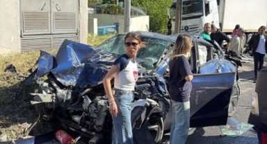 Bornova'da Zincirleme Kaza: Tır Faciası 3 Can Aldı, 7 Yaralı