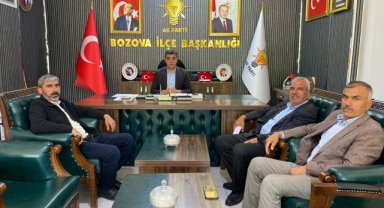 Bozova'da Mahalle Muhtarı, AK Parti İlçe Başkanını Ziyaret Etti