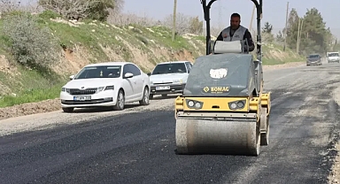 Büyükşehir Belediyesi, Bozuk Yolları Onarıyor