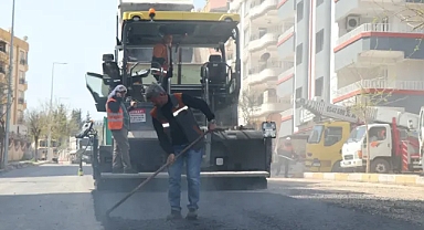 Büyükşehir Belediyesinden Karaköprü’de asfalt çalışması 