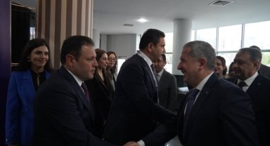 E-Ticaret Güçlendirme Projesi Şanlıurfa'da Başladı: Bakan Yardımcısı ve Vali Katıldı