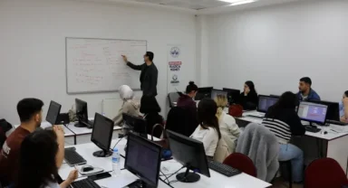 Elazığ Belediyesi'nden ücretsiz bilgisayarlı muhasebe kursuna yoğun ilgi