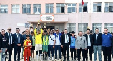 Eyyübiye'de Ortaokullar Arası Futbol Turnuvası Tamamlandı