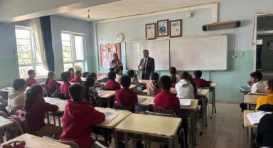 Haliliye İlçe Milli Eğitim Müdürü Mehmet Vural'dan Okul Ziyareti