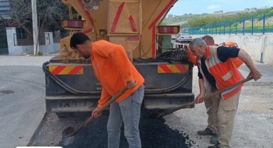 Haliliye'de Asfalt Yama Çalışmaları Yolları Yeniliyor