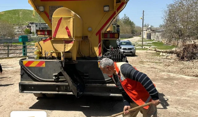 Haliliye'de Kırsal Yollar Asfalt Yama Çalışmalarıyla Yenileniyor