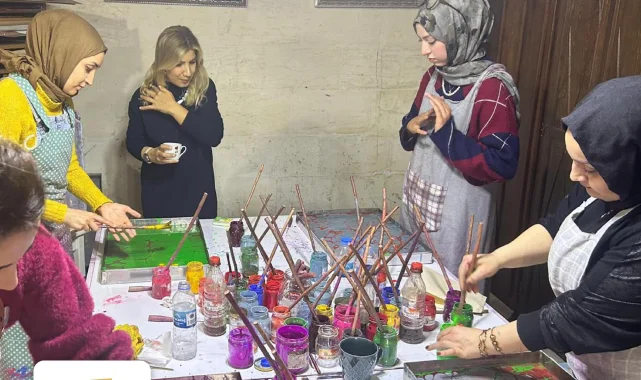 Haliliye'de Kültür ve Sanat Evi'nde Keman, Ebru ve Hüsn-i Hat Kursları Devam Ediyor