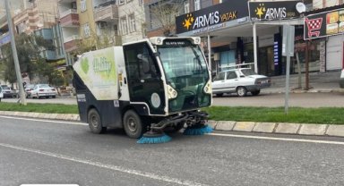 Haliliye'de Temizlik Ekipleri İlçenin Dört Bir Yanında Görev Başında