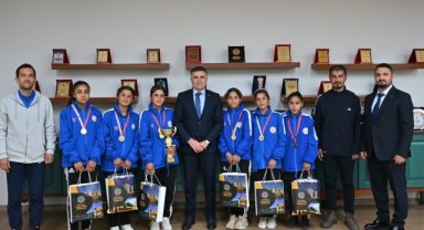 Harran Gazlıkuyu Ortaokulu Atletizmde Türkiye Birincisi Oldu