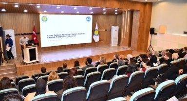 Harran Üniversitesi'nde Eğitimde Dijital Dönüşüm ve Yapay Zeka Tartışıldı