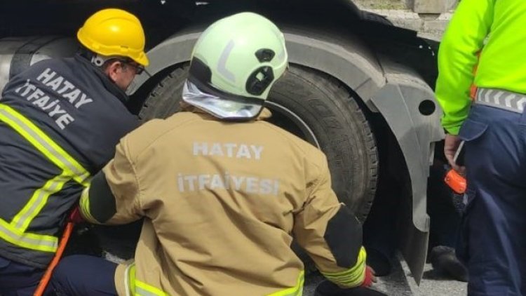 Hatay'da Tır Tamiri Sırasında Acı Kaza: Şoför Hayatını Kaybetti