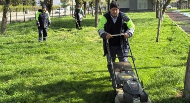 Hilvan Belediyesi Yeşil Alanlarda Bahar Bakımına Devam Ediyor