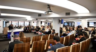 Karaköprü Belediye Başkanı Nihat Çiftçi Belediyecilik Forumu'na Katıldı