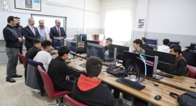 Karaköprü Belediye Başkanı Nihat Çiftçi, Mesleki Liseli Öğrencilerle Buluştu