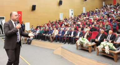 Karaköprü Belediyesi Personeli, Başkan Nihat Çiftçi ile Nisan Ayı Değerlendirme Toplantısı'nda Buluştu