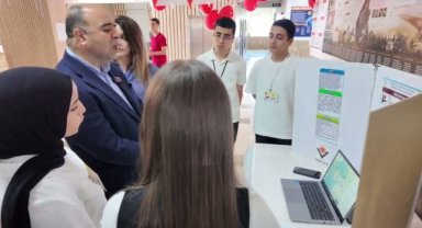 Karaköprü'de Bilim Fuarı: Başkan Çiftçi Öğrenci Projelerini İnceledi