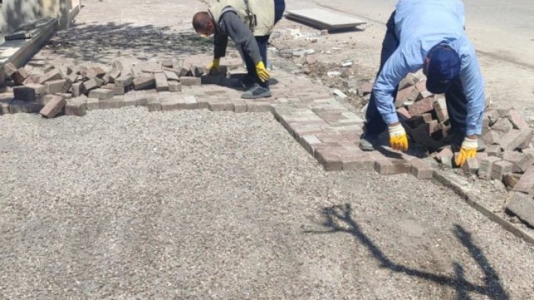 Karaköprü'de Kaldırım Onarım Çalışmaları Program Dahilinde Sürüyor