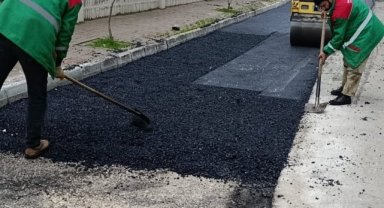 Karaköprü'de Yağmur Sonrası Yol Bakım ve Onarım Çalışmaları Devam Ediyor