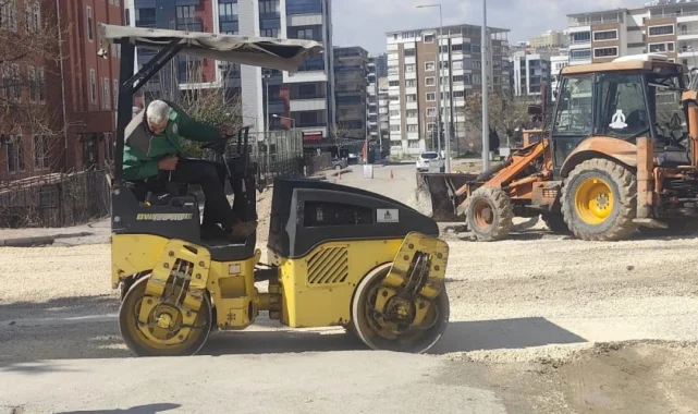 Karaköprü'de Yağmur Sonrası Yol Bakım ve Onarım Çalışmaları Sürüyor