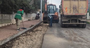 Karaköprü'de Yağmur Sonrası Yol Onarım Çalışmaları Devam Ediyor