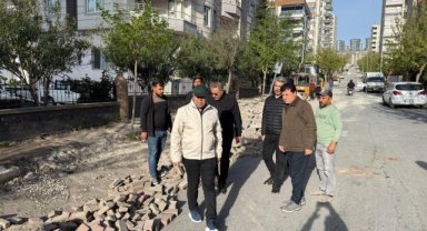 Karaköprü'de Yol ve Park Onarımları ile Temizlik Faaliyetleri Devam Ediyor