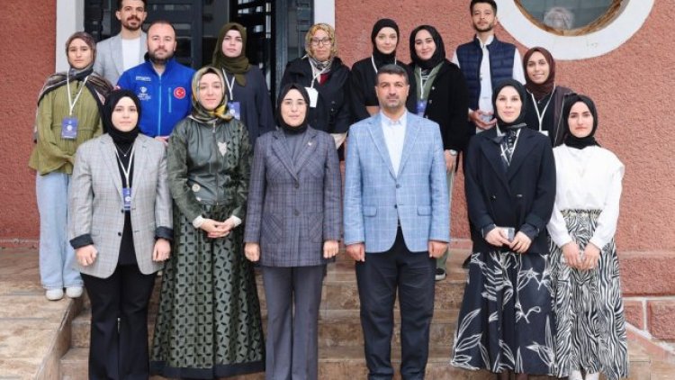 Milletvekili Yazmacı'dan Gençlere Liderlik Vurgusu: 'Bilgiyi Hikmete Dönüştürmek Önemli'