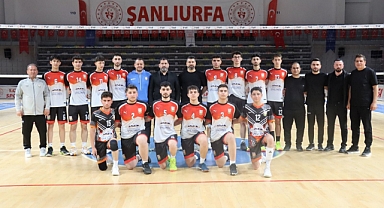 Şanlıurfa Büyükşehir Belediyesi Genç Erkekler Voleybol Takımı Filede İddialı