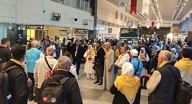 Şanlıurfa’dan ilk hacı kafilesi dualarla uğurlandı