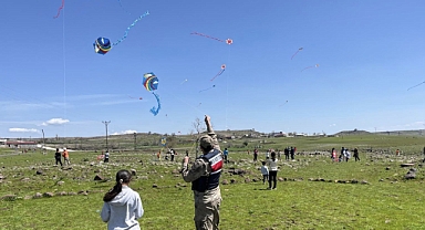 Siverek’te gökyüzü rengarenk oldu 