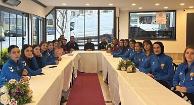 Vekil Yazmacı, Güneşin Çocukları’nı tebrik etti: Azmin en güzel örneğini bizlere gösterdiler