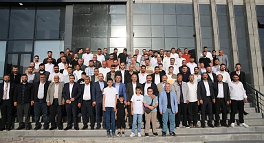 AK Parti’den Sonra En Kalabalık Bayramlaşma Emin Yetim’in Oldu