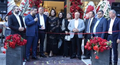AK Parti Karaköprü'de Kadın Girişimci Gül Butik Açıldı