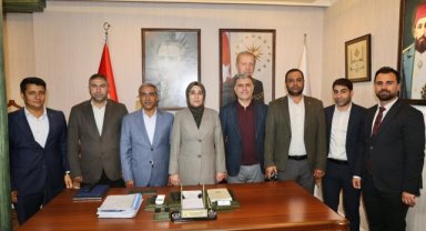 AK Parti Viranşehir Teşkilatı Yazmacı'yı Ziyaret Etti