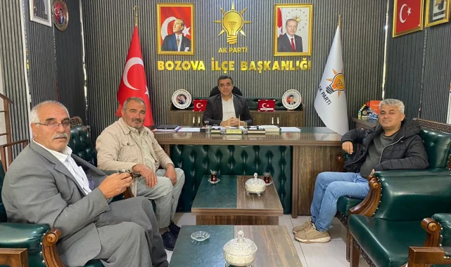 Bozova'da Mahalle Muhtarı ve Heyeti AK Parti İlçe Başkanlığını Ziyaret Etti