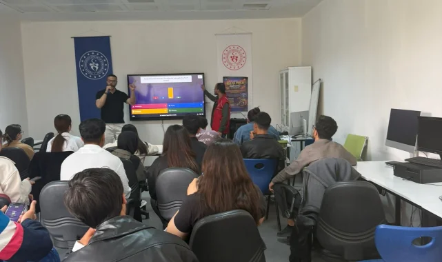 Ceylanpınar'da Bilgi Yolu Projesi Kapsamında Edebiyat Yarışması Düzenlendi