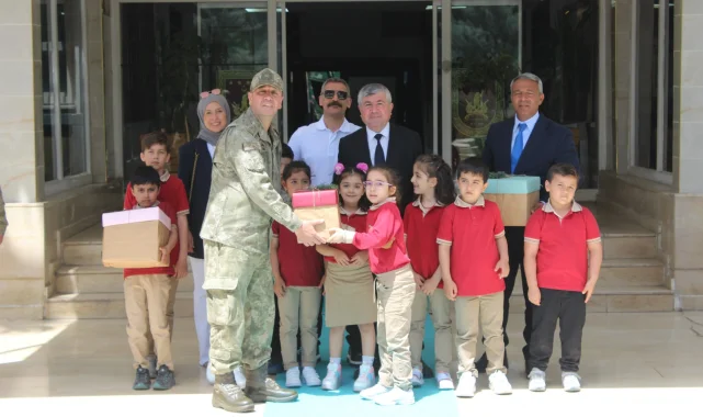Haliliye'de Minik Öğrencilerden Kahramanlara Duygu Dolu Mektuplar