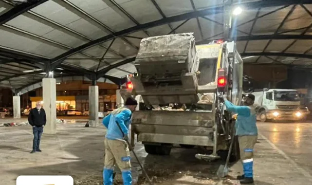 Haliliye'de Pazar Sonrası Kapsamlı Temizlik Çalışmaları Devam Ediyor