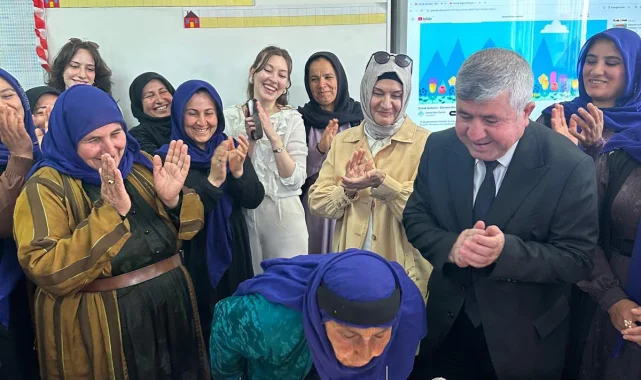 Haliliye'de Yetişkin Okuma Yazma Kursu: İlçe Müdürü Mehmet Vural Kursiyerlerle Buluştu