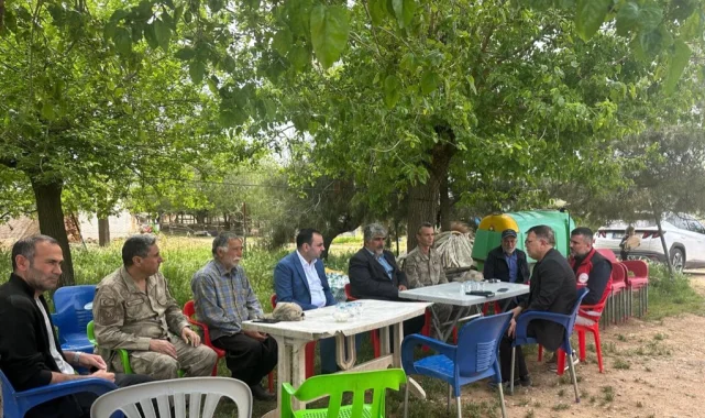 Hilvan Kaymakamı, Yıldırım Düşmesiyle Hayatını Kaybeden Gencin Ailesine Taziye Ziyaretinde Bulundu