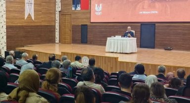 Şanlıurfa'da Kültürel Buluşma: Belediye Başkanvekili Ahmet Aksoy, Savaş Şafak Barkçin ile Bir Araya Geldi