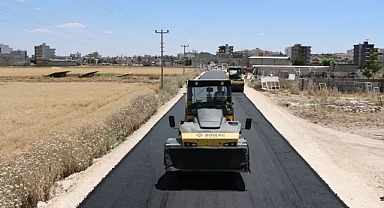 Akçakale-Harran yolunda sıcak asfalt çalışmaları başladı