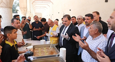 Başkan Canpolat, Vatandaşlarla Aşure Bereketini Paylaştı