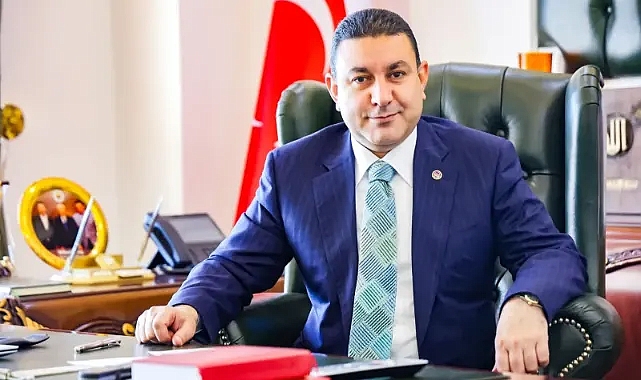 Başkan Özyavuz: “Baba, Toplumun Mihenk Taşıdır”