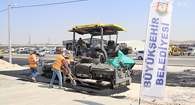 Büyükşehir’in Asfalt Çalışması Esnafın Yüzünü Güldürdü