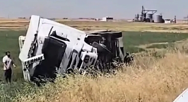 Ceylanpınar-Kızıltepe yolunda tır kazası!