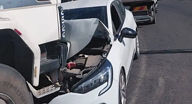 Eyyübiye'de kaza: Otomobil ile kamyon çarpıştı