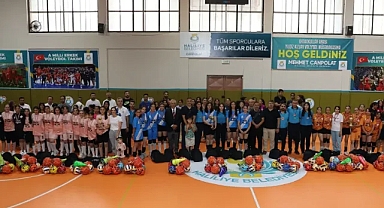 Genç sporcular Haliliye’de voleybol coşkusu yaşadı
